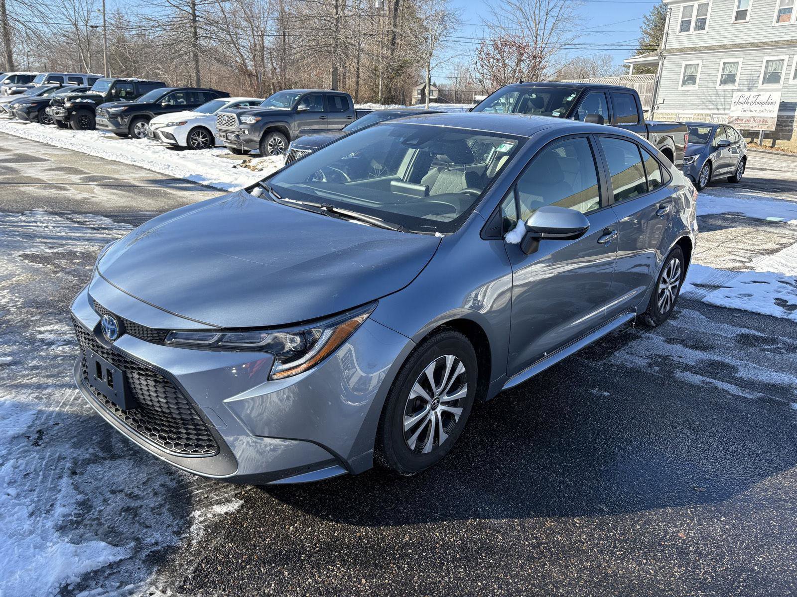 Used 2022 Toyota Corolla LE image 3