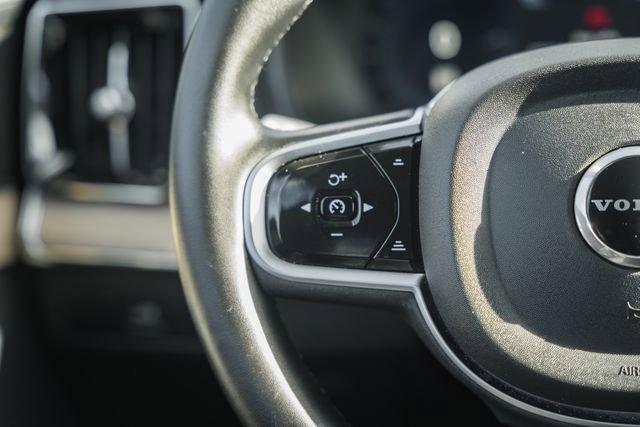 Used 2025 Volvo XC90 B6 Plus image 29