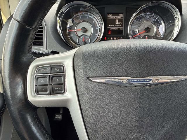 Used 2016 Chrysler Town & Country Touring image 15