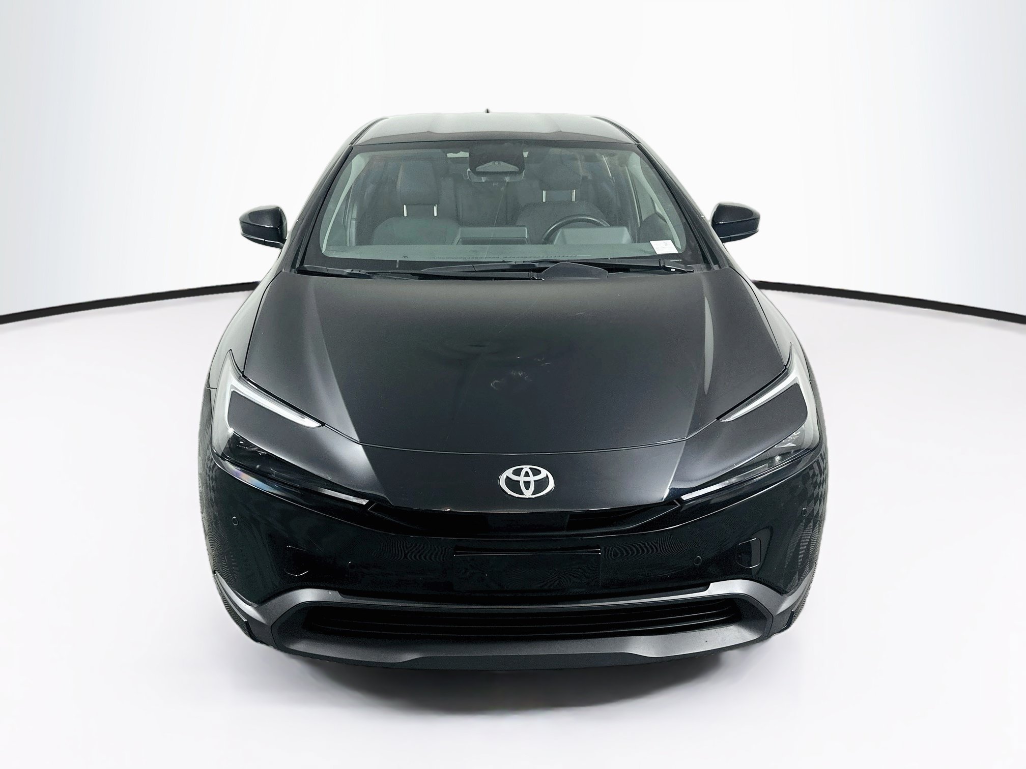 Used 2024 Toyota Prius LE FWD image 2