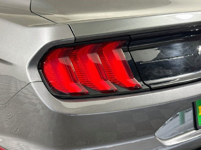 Used 2018 Ford Mustang Coupe RWD image 33