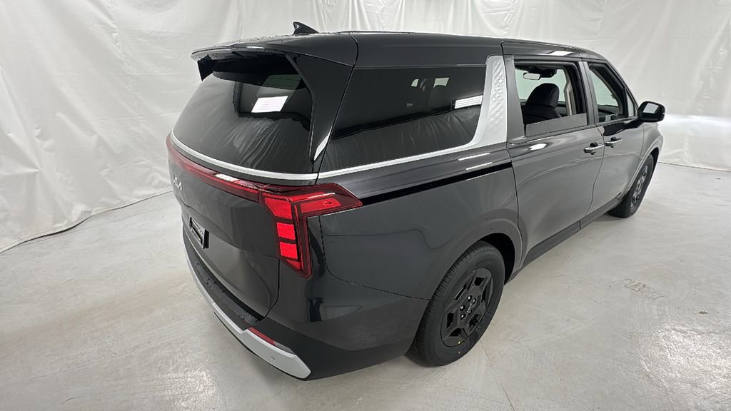 New 2026 Kia Carnival FWD image 3