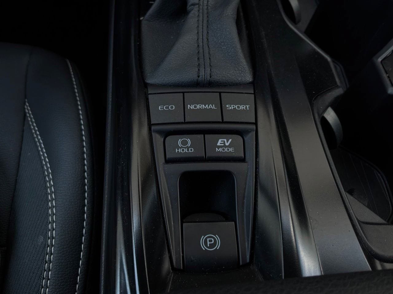 Used 2026 Toyota Camry SE FWD image 25