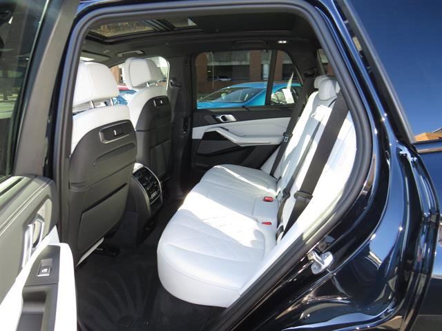 Used 2025 BMW X5 M60i w/ Executive Package image 21