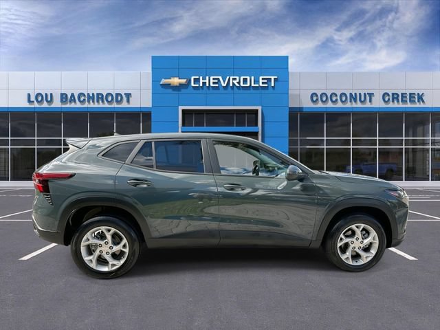 Used 2025 Chevrolet Trax LS w/ LS Convenience Package FWD image 9
