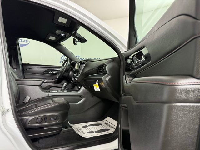Used 2023 Chevrolet Traverse RS image 18
