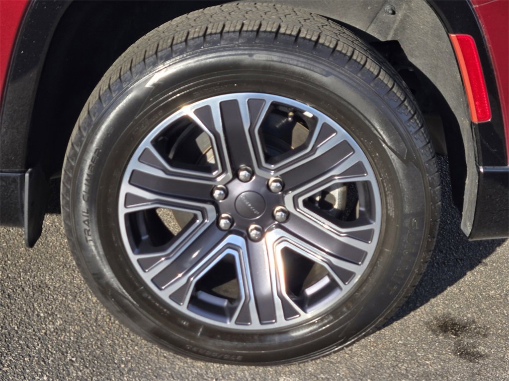 Used 2023 Jeep Wagoneer L Series II image 8