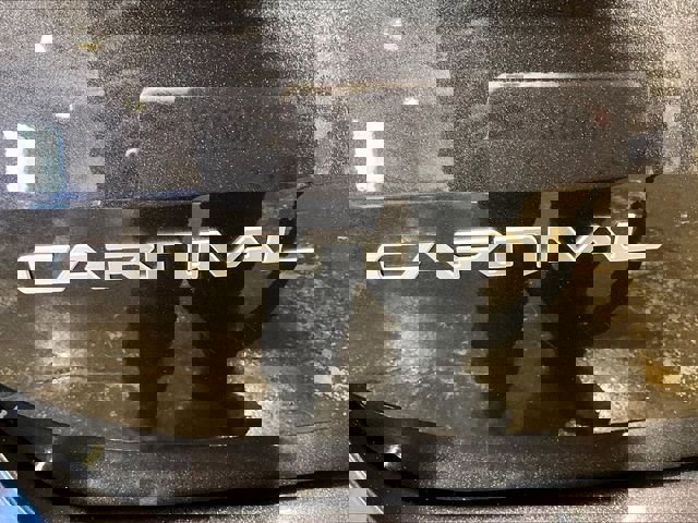 Used 2024 Kia Carnival LX image 8