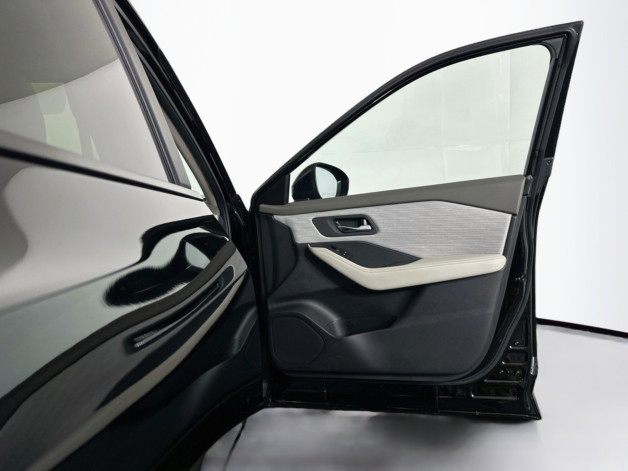 Used 2023 Nissan Rogue SV FWD image 31