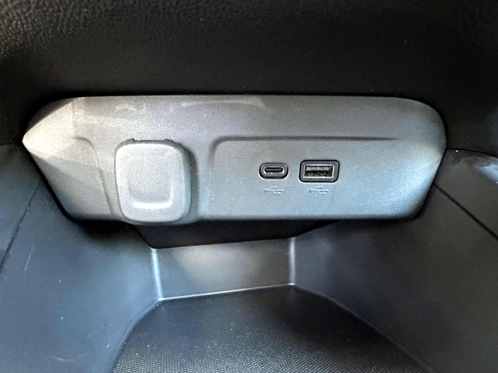 Used 2024 Chevrolet Trax RS w/ Driver Confidence Package FWD image 23