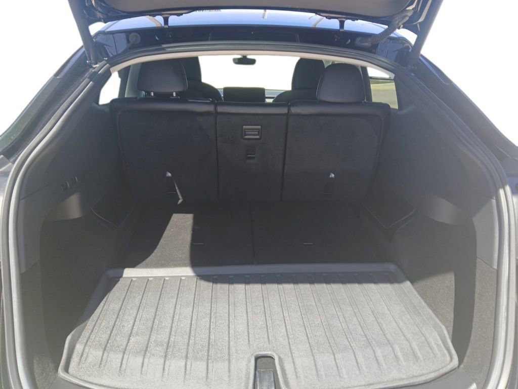 Used 2022 Tesla Model Y Long Range image 19