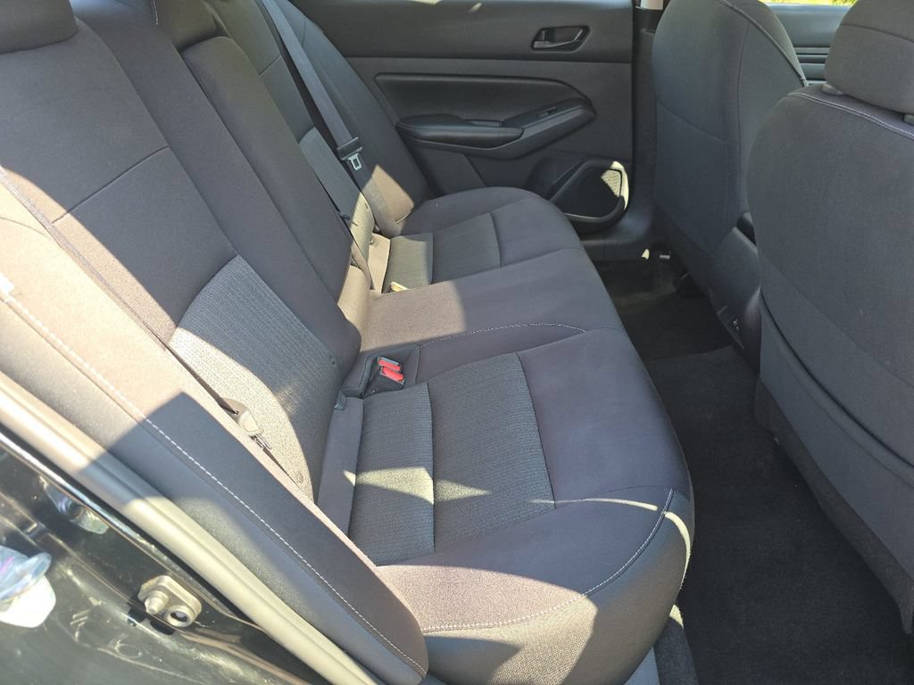 Used 2024 Nissan Altima 2.5 SV w/ SV Premium Package FWD image 17