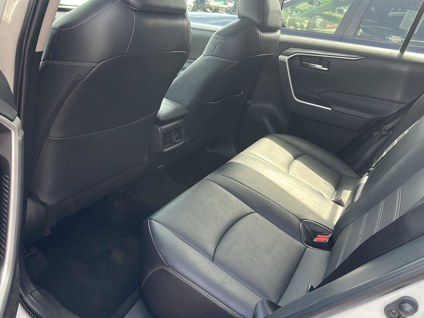 Certified 2022 Toyota RAV4 XLE Premium AWD/4WD image 19