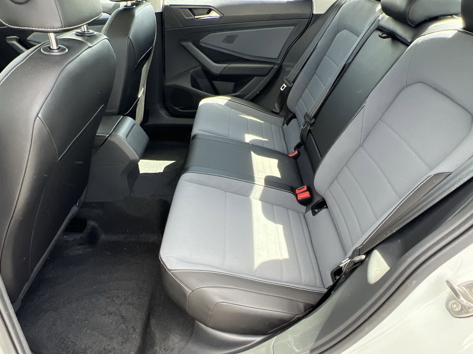 Used 2026 Volkswagen Jetta SE image 33