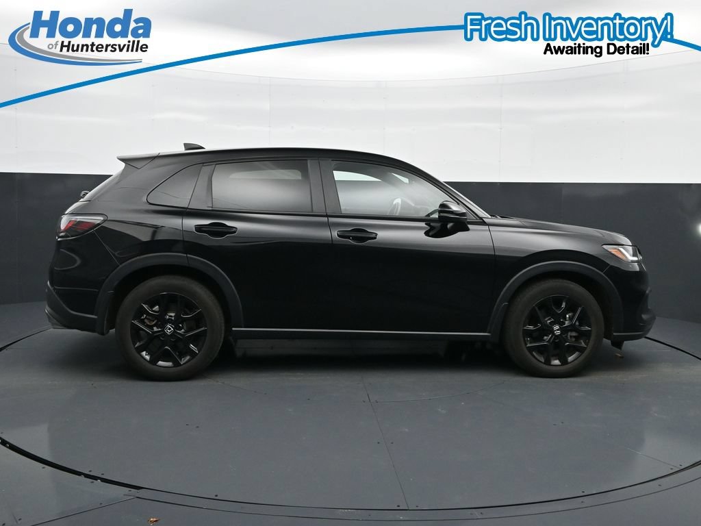 Used 2024 Honda HR-V Sport image 11