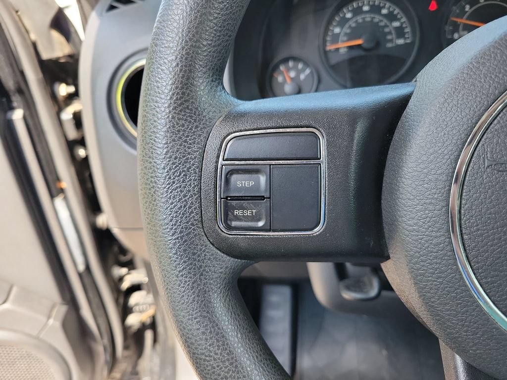 Used 2015 Jeep Patriot Sport w/ Power Value Group FWD image 18