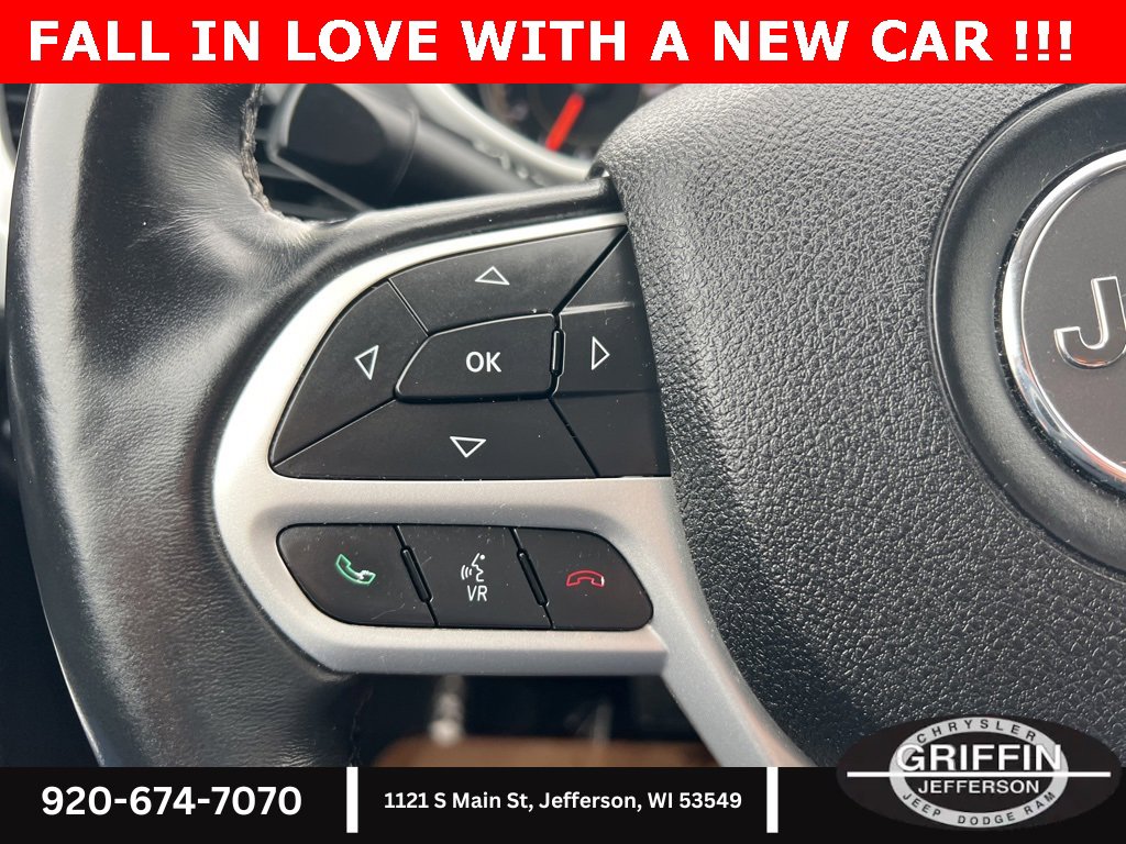 Used 2017 Jeep Cherokee Trailhawk w/ Cold Weather Group image 17