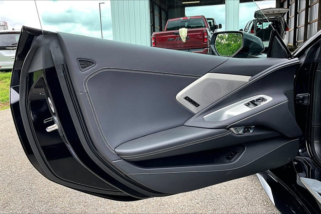 Used 2025 Chevrolet Corvette E-Ray AWD/4WD image 23