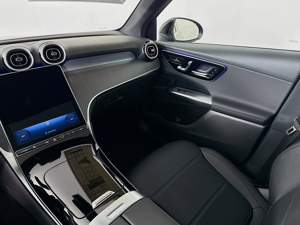 Used 2026 Mercedes-Benz GLC 300 4MATIC image 24