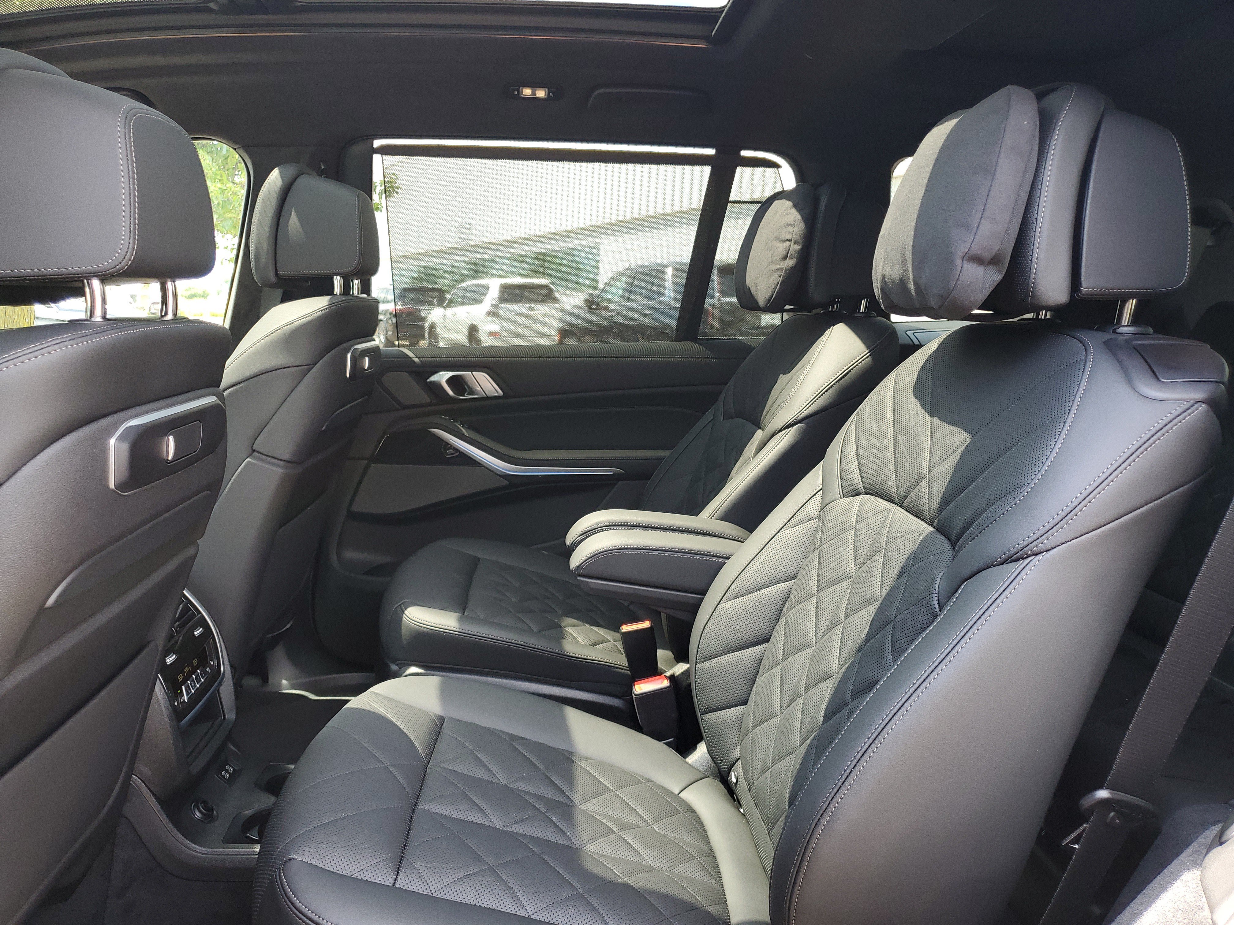 New 2027 BMW X7 xDrive40i w/ Executive Package AWD/4WD image 34