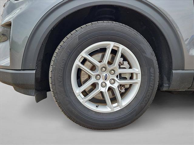 Used 2025 Ford Explorer Active AWD/4WD image 25