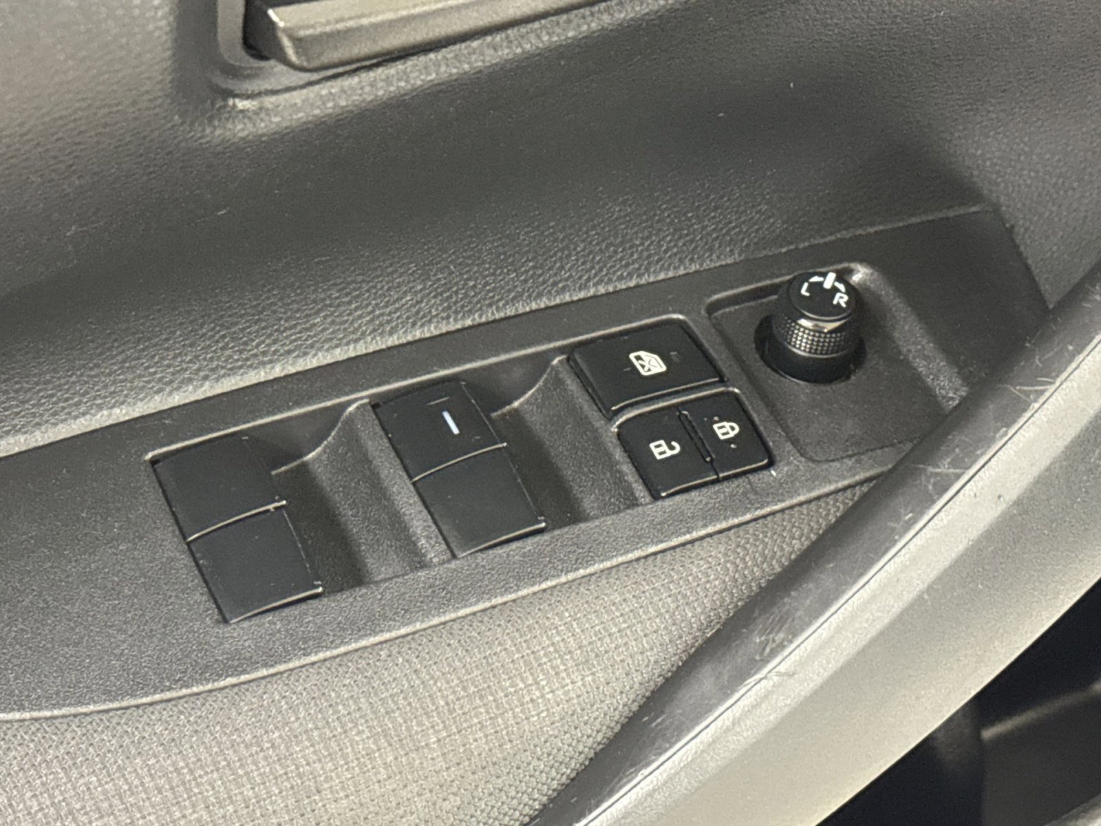 Used 2023 Toyota Corolla LE image 19