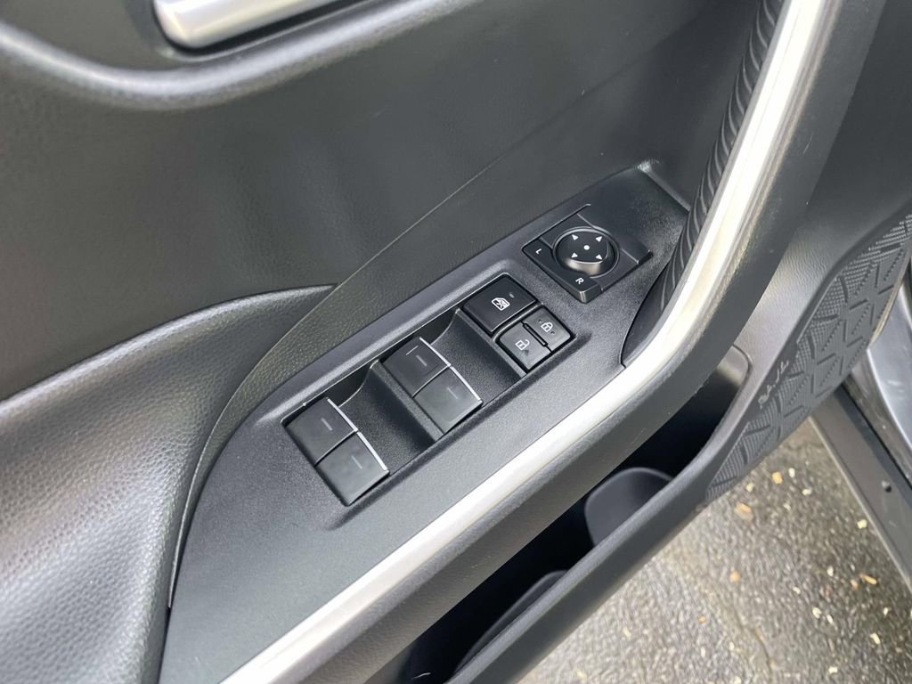 Used 2024 Toyota RAV4 XLE image 27