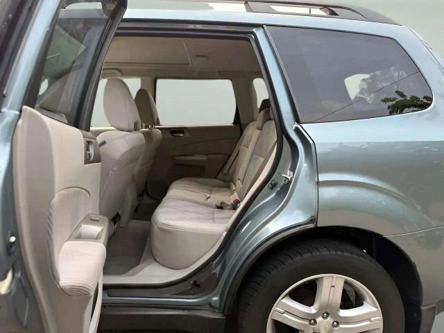Used 2010 Subaru Forester 2.5X Premium image 14