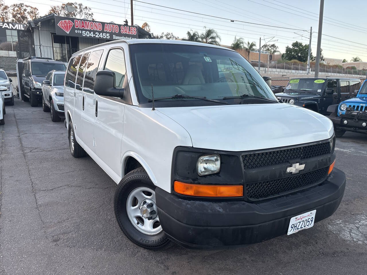Used 2003 Chevrolet Express 1500 Passenger RWD image 2