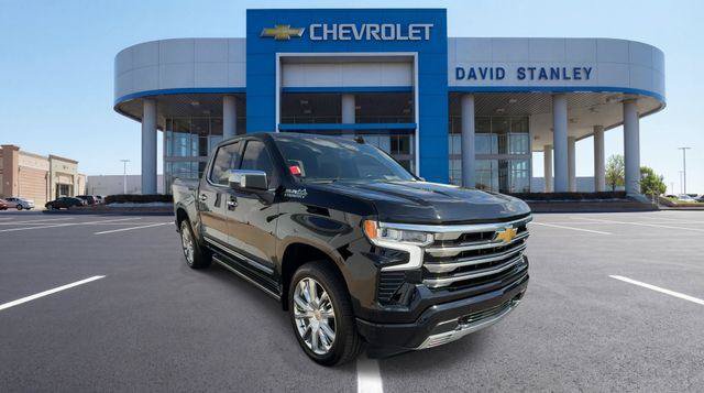 Used 2025 Chevrolet Silverado 1500 High Country AWD/4WD image 2