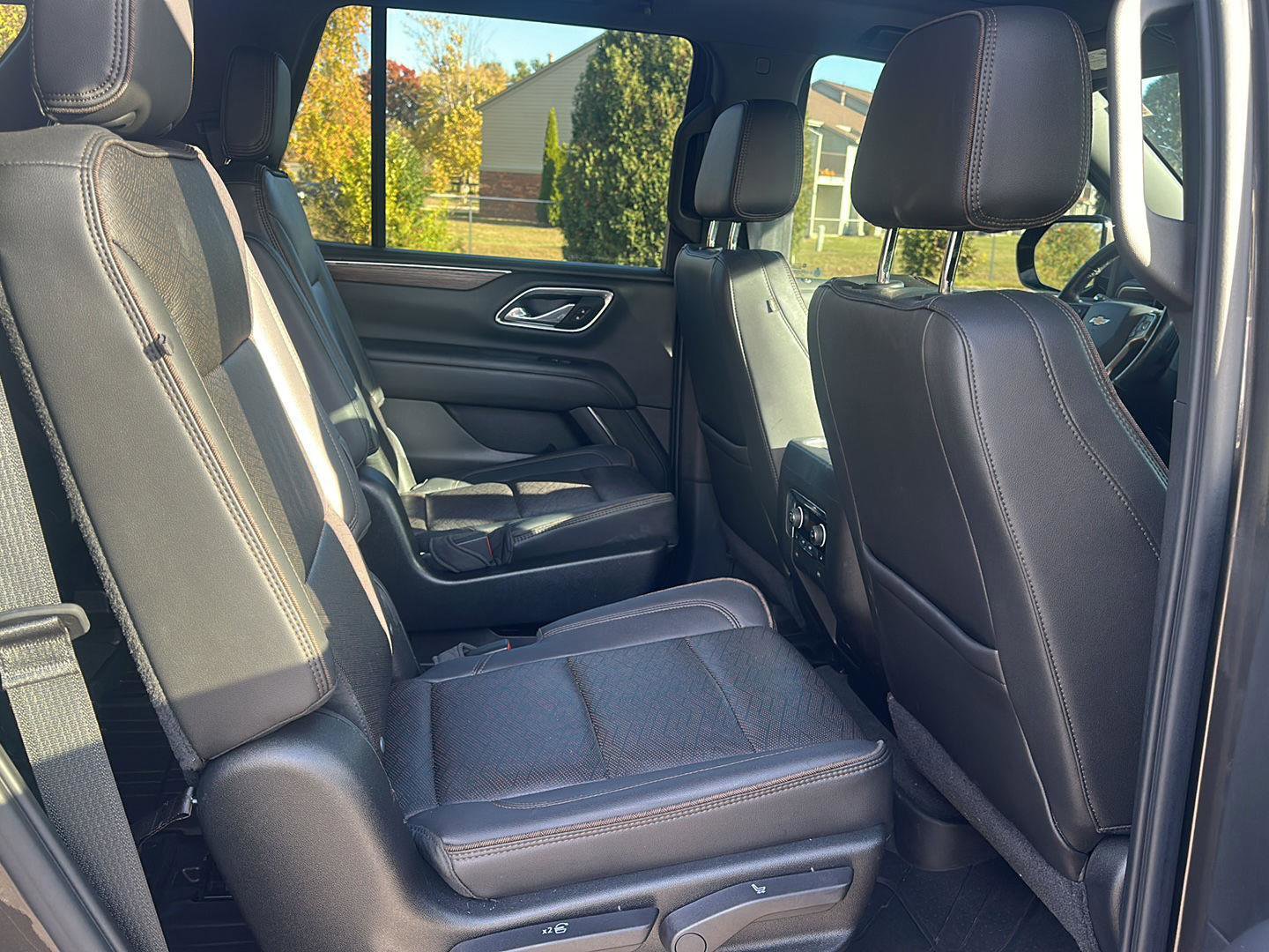 Used 2021 Chevrolet Tahoe High Country w/ Premium Package image 9