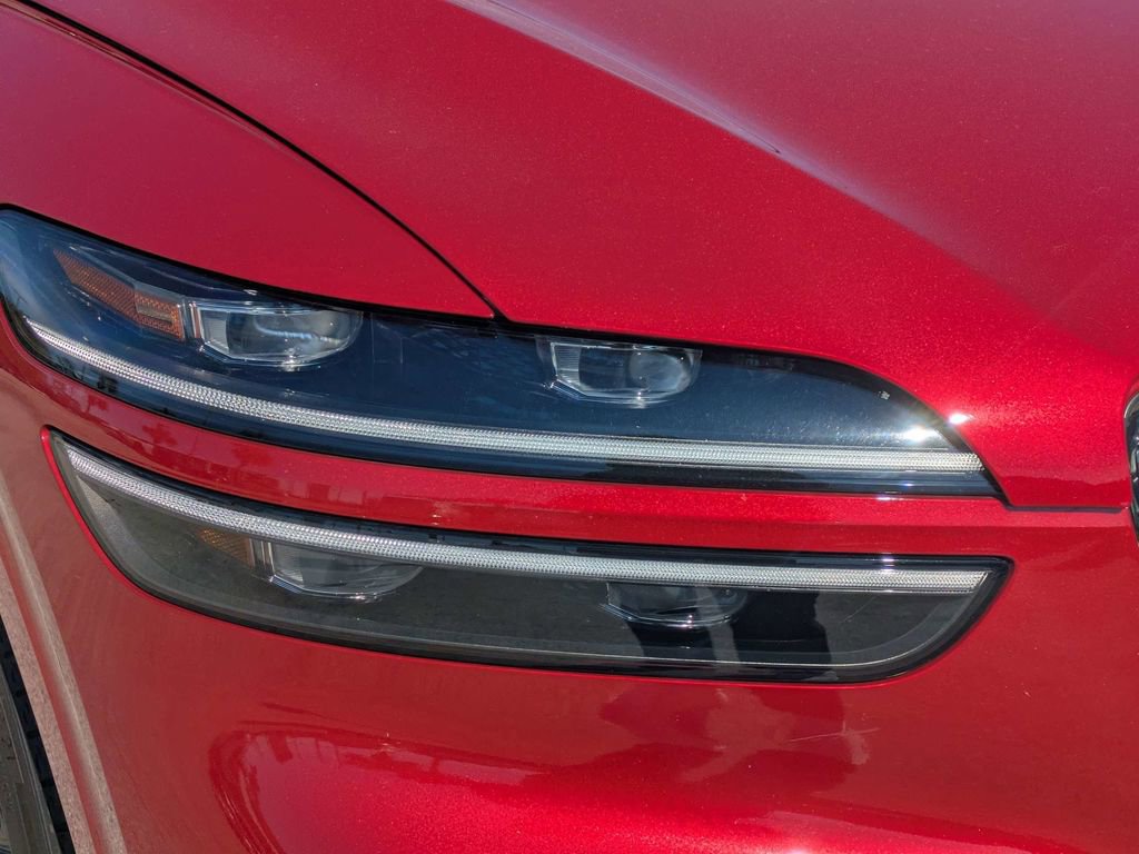 Used 2025 Genesis GV70 2.5T w/ Sport Prestige Package image 9