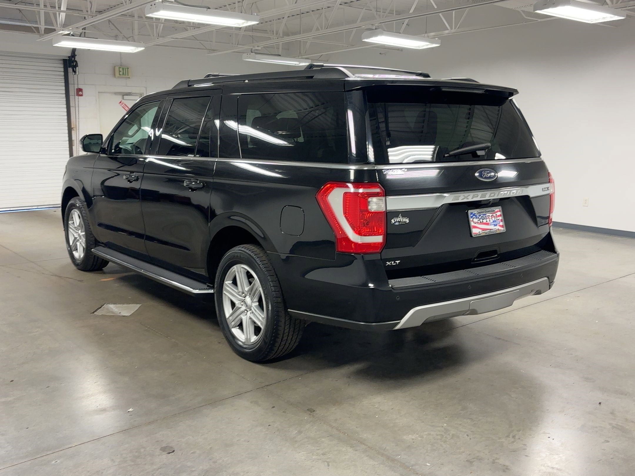 Used 2019 Ford Expedition Max XLT w/ Equipment Group 202A image 2