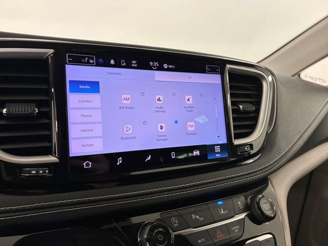 Used 2022 Chrysler Pacifica Touring-L AWD/4WD image 26