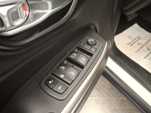 Used 2021 Jeep Cherokee Latitude Plus image 12