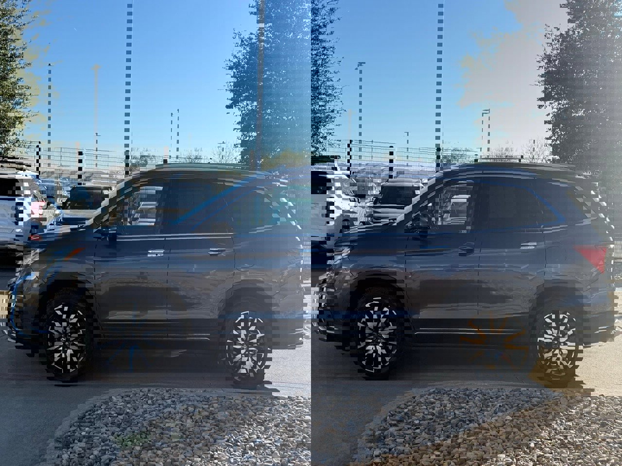 Used 2019 Honda Pilot Touring image 3