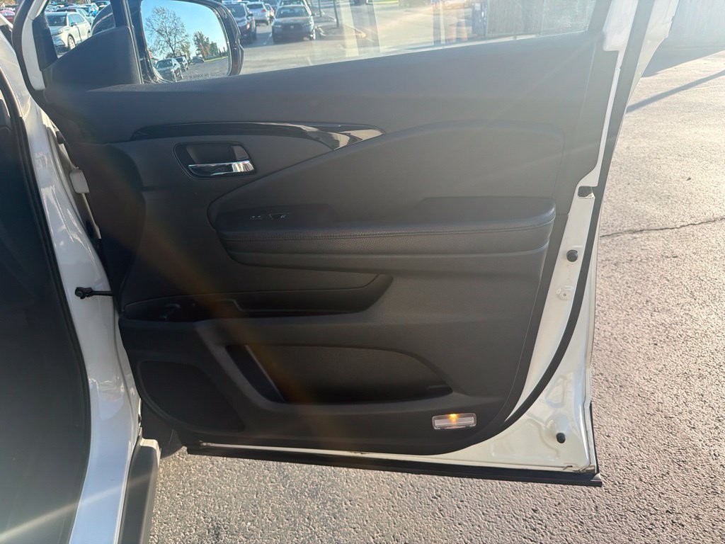 Used 2017 Honda Pilot Touring image 36
