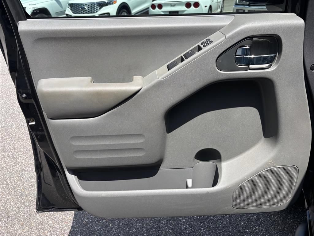 Used 2021 Nissan Frontier SV AWD/4WD image 8