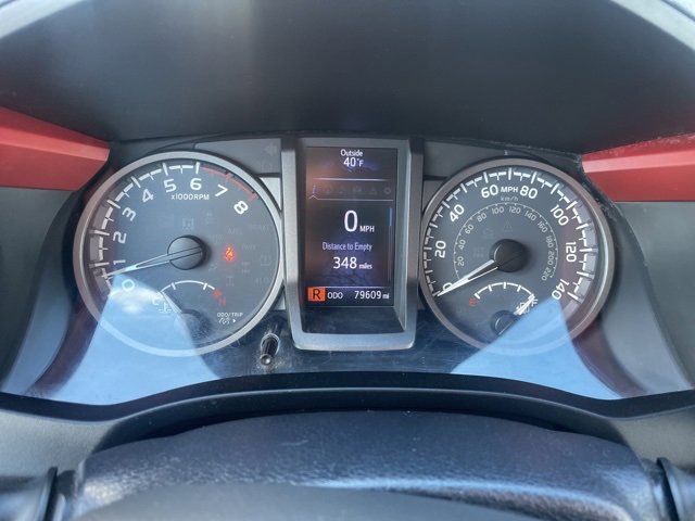 Used 2016 Toyota Tacoma TRD Sport image 13