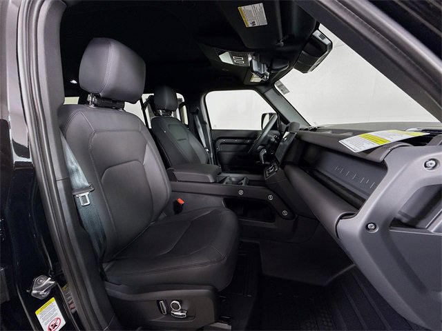 New 2026 Land Rover Defender 130 X-Dynamic SE image 31