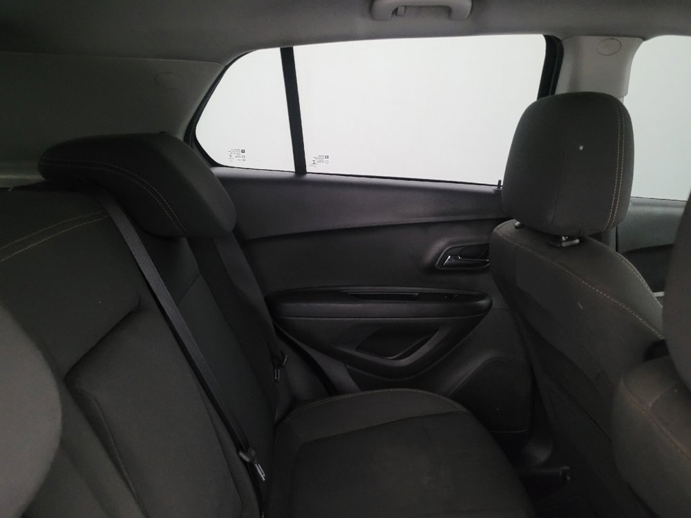 Used 2019 Chevrolet Trax LS AWD/4WD image 19