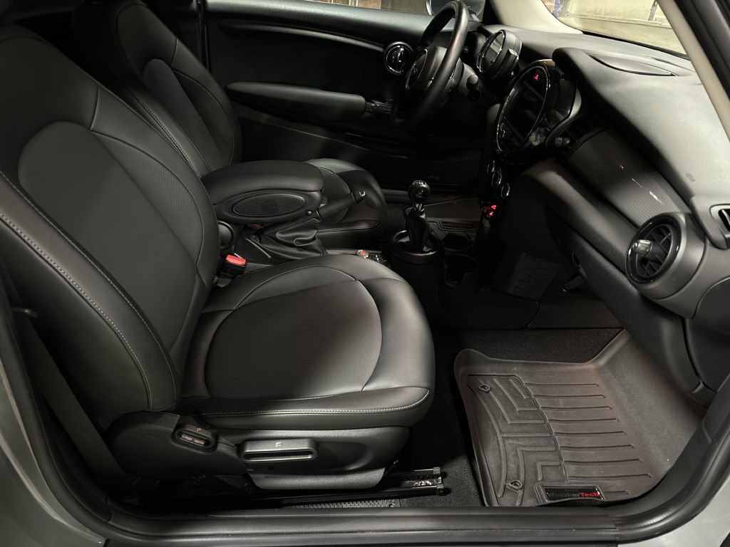 Used 2019 MINI Cooper 2-Door Hardtop w/ Storage Package image 48