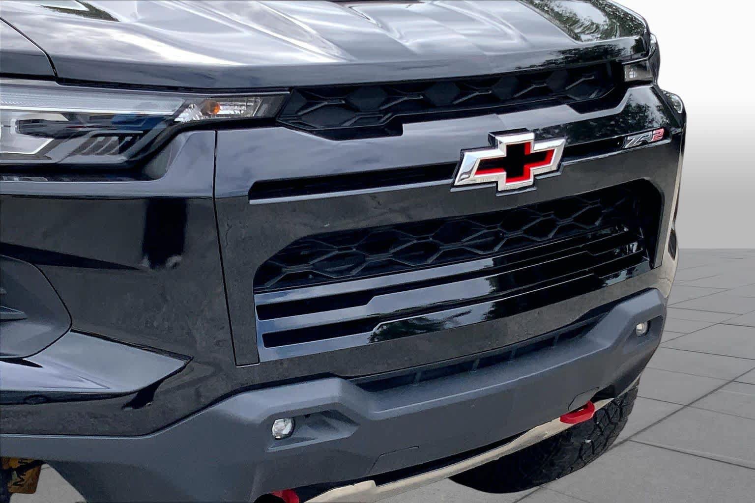 Used 2024 Chevrolet Colorado ZR2 w/ Safety Package AWD/4WD image 26