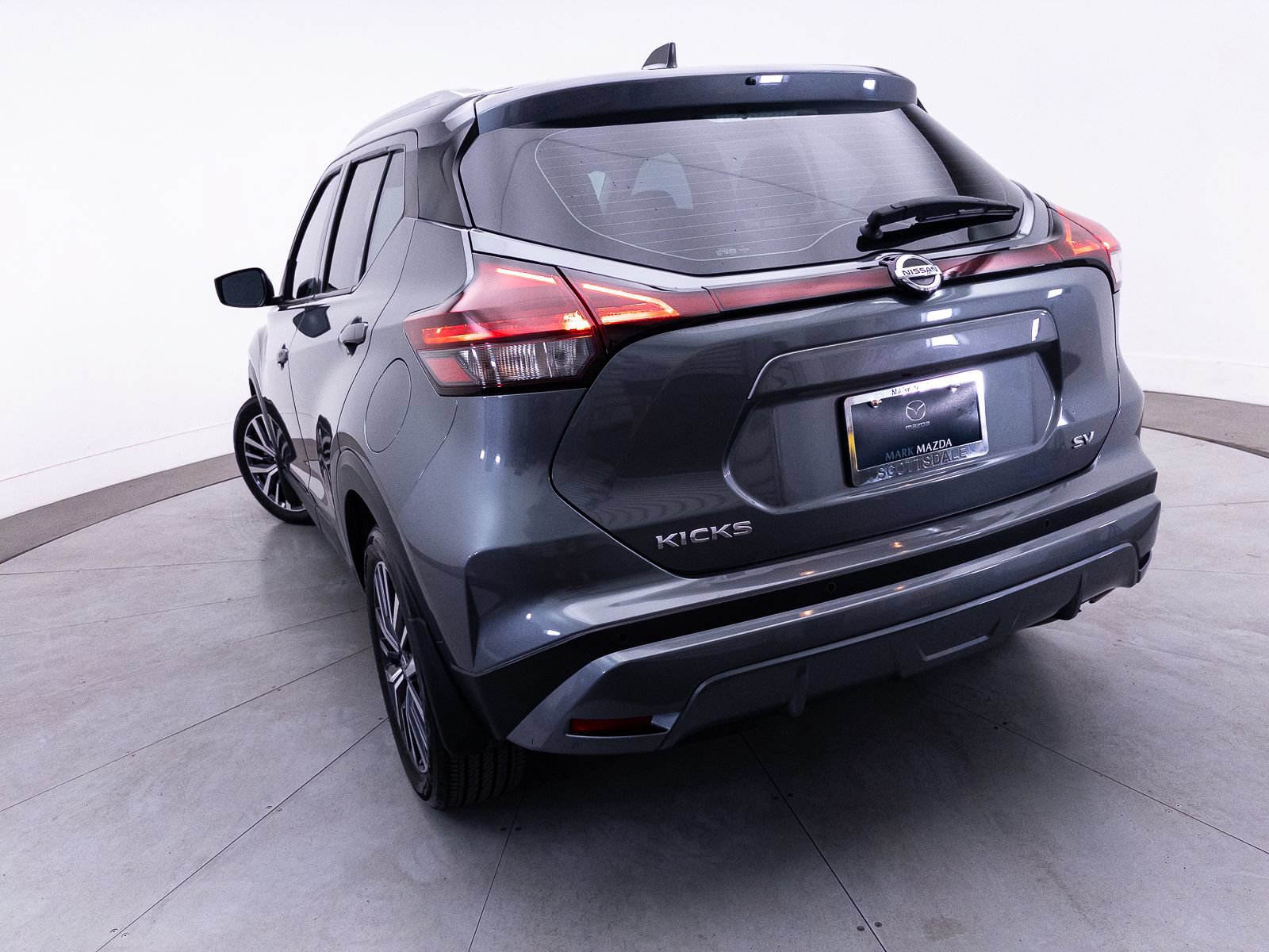Used 2021 Nissan Kicks SV FWD image 4
