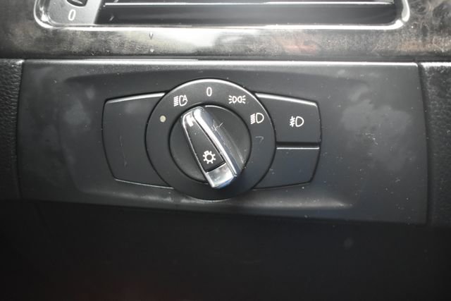 Used 2010 BMW 328i xDrive Coupe image 17