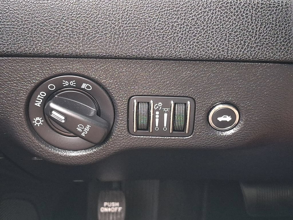 Used 2013 Chrysler 300 w/ Driver Convenience Group RWD image 26
