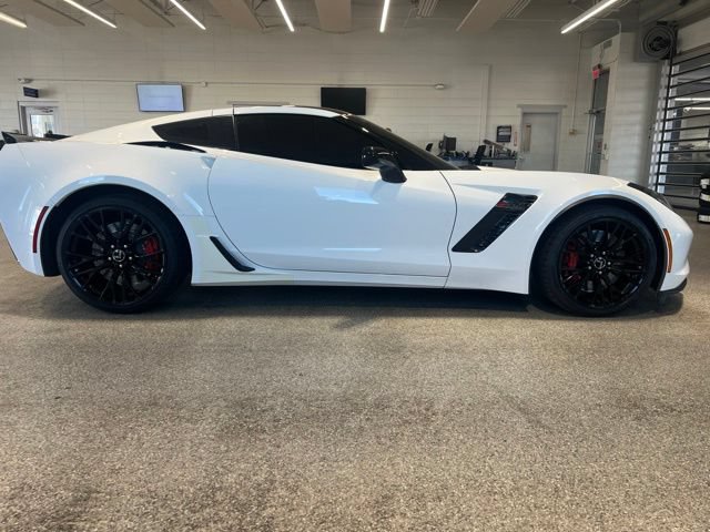 Used 2015 Chevrolet Corvette Z06 w/ 2LZ Preferred Equipment Group RWD image 4