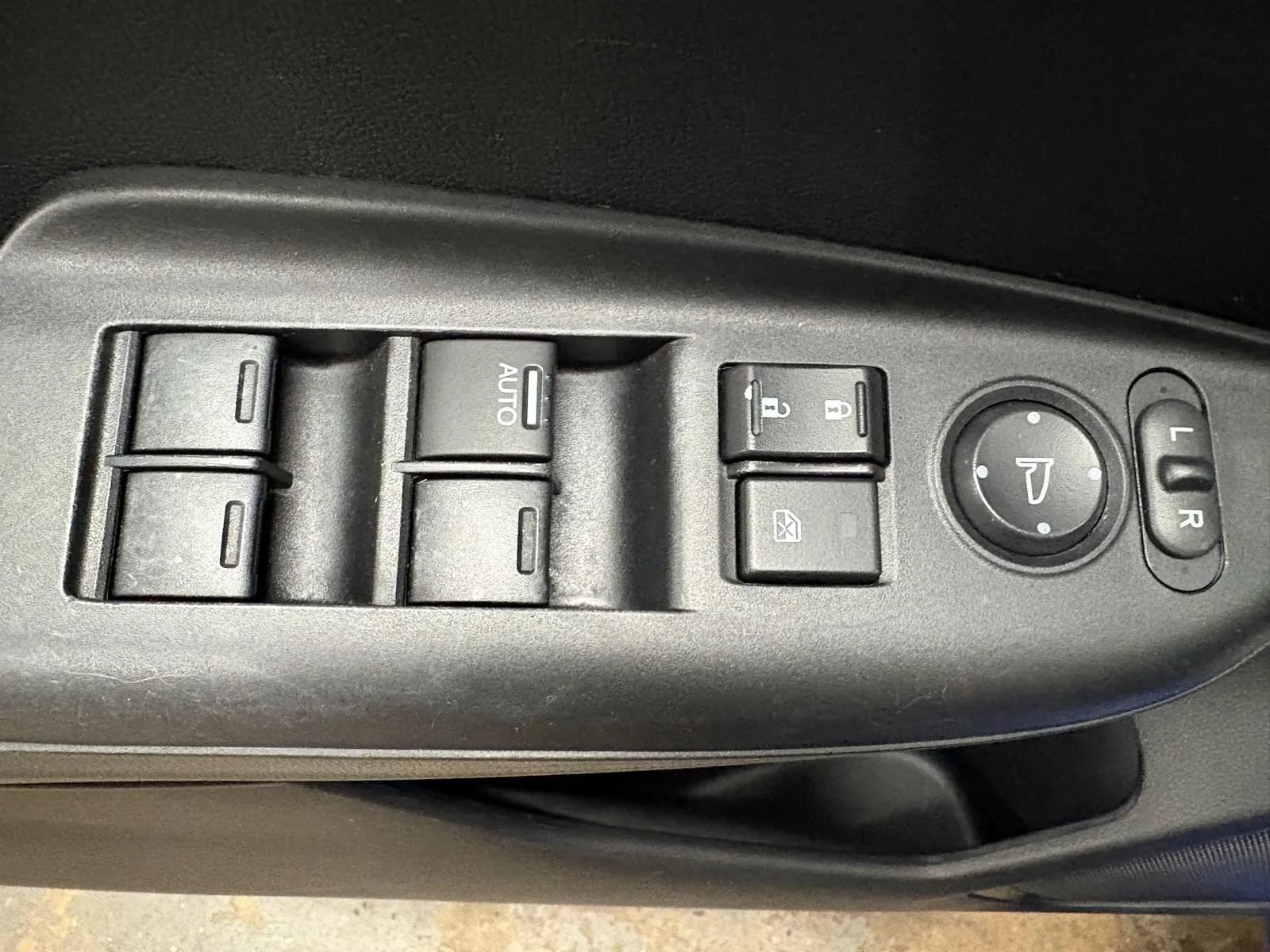 Used 2015 Honda Fit EX-L image 30