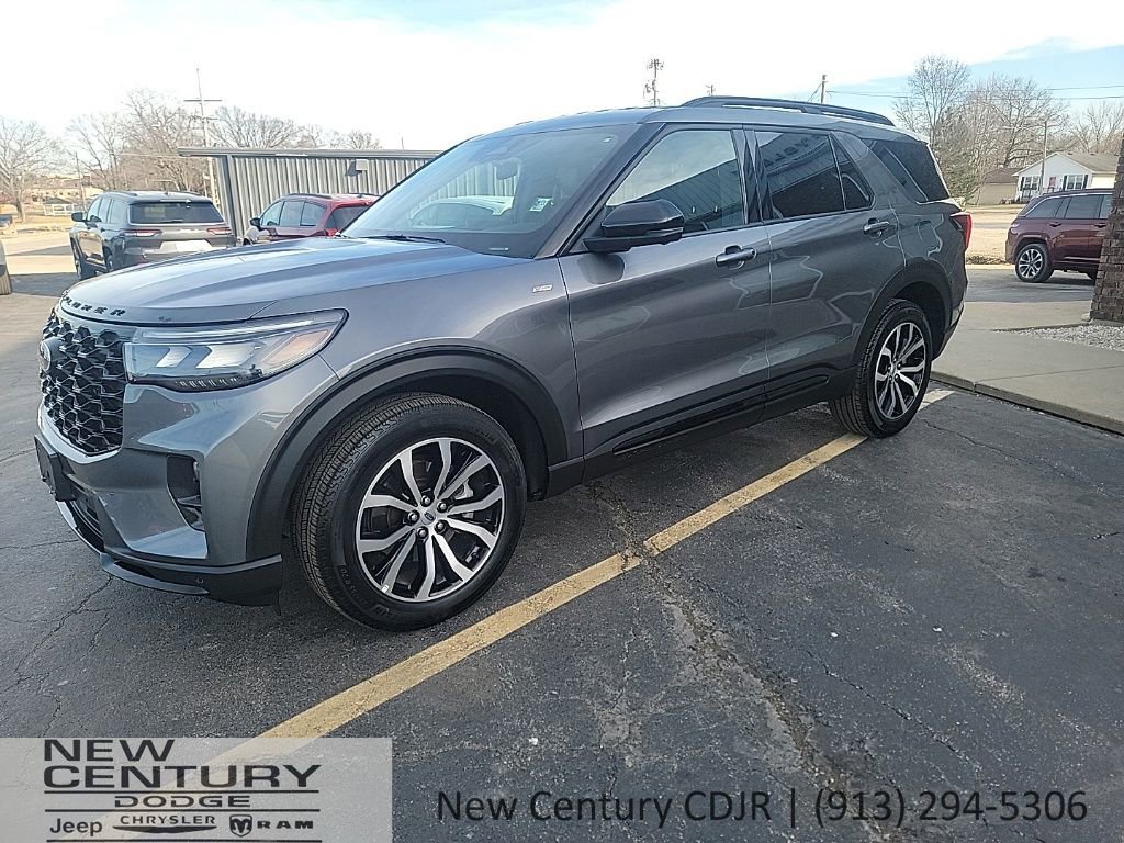 Used 2025 Ford Explorer ST-Line