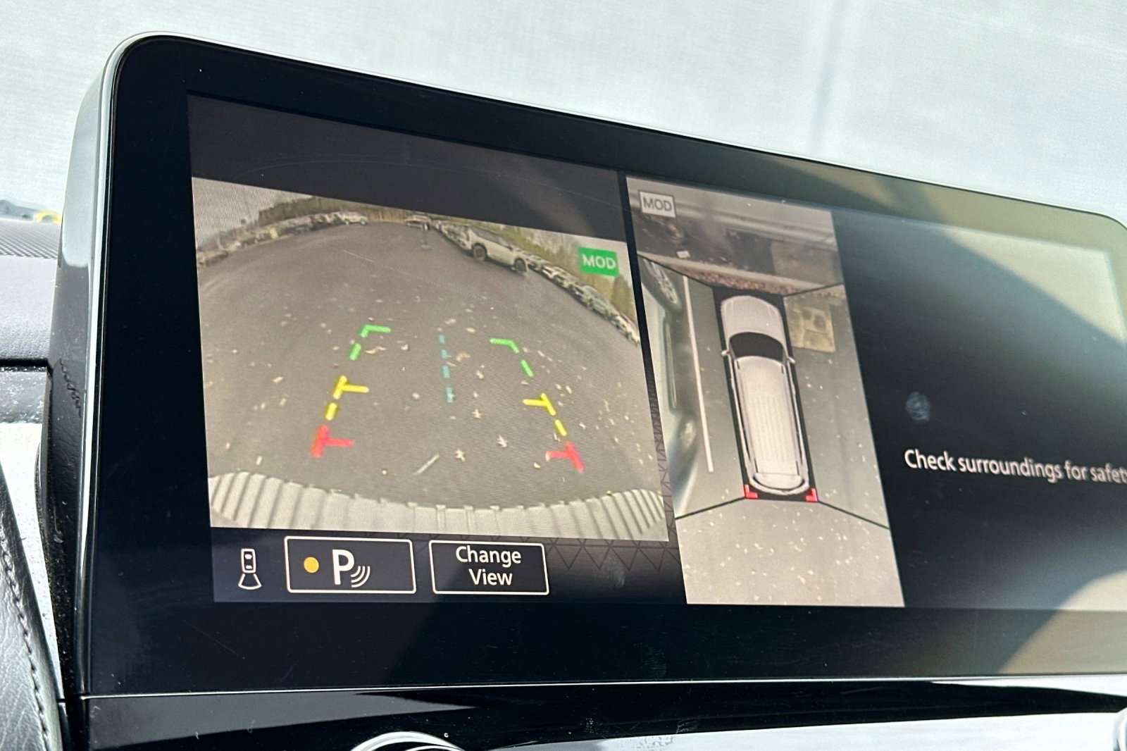 Used 2022 Nissan Armada SL w/ Captain's Chairs Package image 24